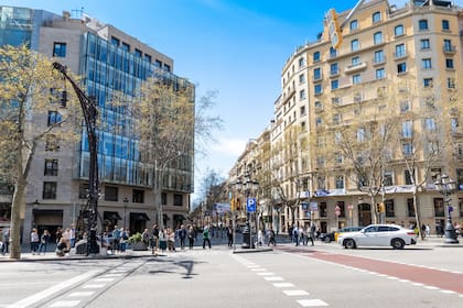 Paseo de Gracia, una de las principales avenidas de Barcelona en el centro del barrio del Eixample