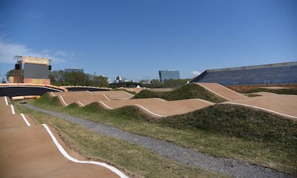 Paseo de la Costa: El municipio de Vicente López construyó una pista de BMX, de 300 metros de extensión, y una de patinaje, de 120 metros, que puso a disposición de los Juegos Olímpicos y que ahora quedarán para que las puedan aprovechar los vecinos.