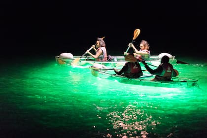 Paseo en kayak nocturno