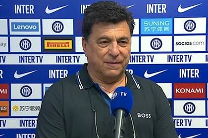 Passarella, en la sala de prensa de Inter