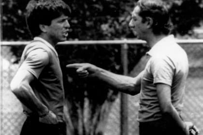 Passarella y Bilardo, en un entrenamiento de la selección, en 1986