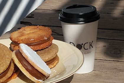 Pastelería en Dock café.
