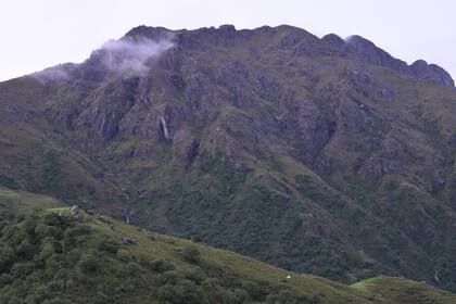 Pastizales de niebla y roquedales con cuevas naturales, una de las áreas de trabajo del proyecto.