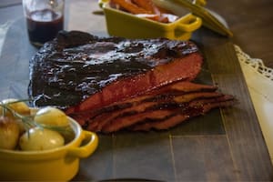 Pastrón con reducción de vino tinto y un secreto