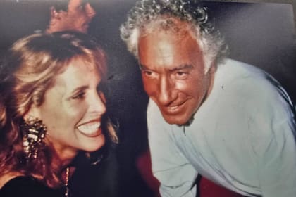 Pata Villanueva sonríe a Guillermo Cóppola en La City