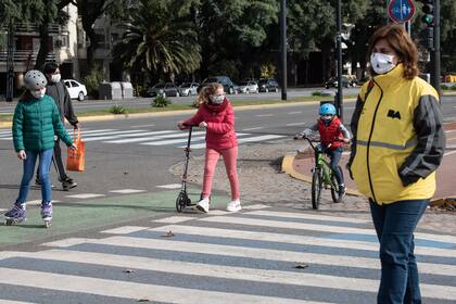 Patines y monopatines para disfrutar del aire libre en la ciudad