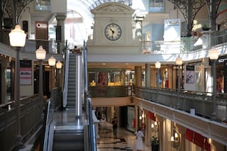 Un shopping porteño deberá indemnizar a una mujer que se cayó de una escalera mecánica