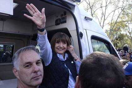 Patricia Bullrich, durante su primera caravana de campaña con vistas a las elecciones generales de octubre