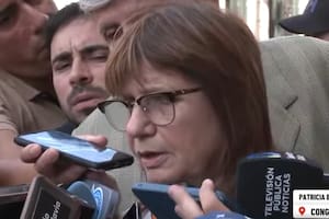 Patricia Bullrich dijo que iniciaron un sumario a uno de los agentes de la PFA que agredió periodistas