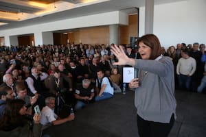 Patricia Bullrich dijo que si llega a la presidencia habrá una “economía bimonetaria” y reformará leyes laborales