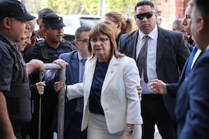 Bullrich habló antes de la sesión y les mandó un mensaje a los gremios: "Van a tener quer austeros" se