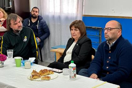 Patricia Bullrich junto al padre "Pepe" di Paola
