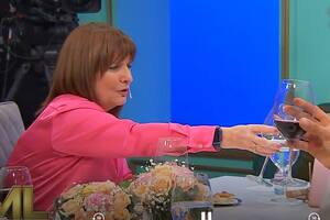 Patricia Bullrich realizó un brindis en TV para hablar de su cruce con Cristina Kirchner.