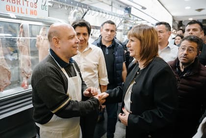 Patricia Bullrich recorrió ayer el Mercado Norte.