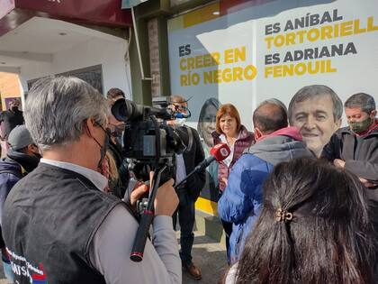 Patricia Bullrich también estuvo en el local de campaña del precandidato a diputado nacional Aníbal Tortoriello, en General Roca