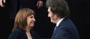 Tropiezos, caprichos, internas y demoras