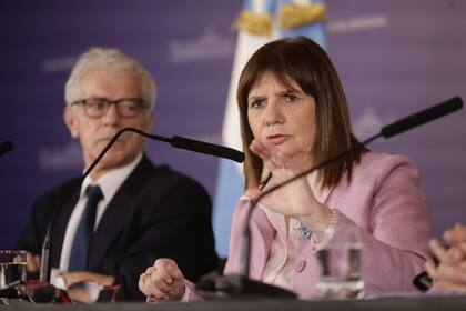 Patricia Bullrich y Mariano Cúneo Libarona al presentar el proyecto de Juicio en ausencia