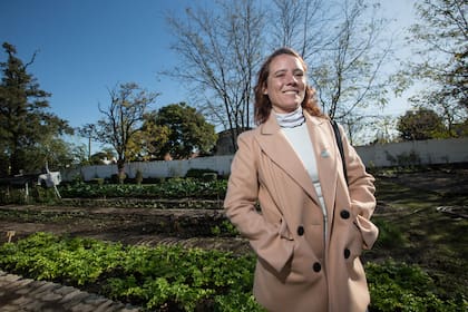 Patricia Cubria en la huerta del Polo Productivo del Movimiento Evita en La Matanza