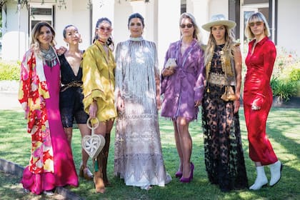 Patricia Dalpra, Tefi Copertini, Delfina Canale, Agustina Biaus, Anushka y Panda Elliot, íntimas de Luisa.