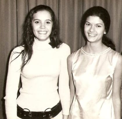 Patricia Norma Fraccione junto a Sonia Crotti: ambas fueron parte de la campaña para promocionar Claromecó