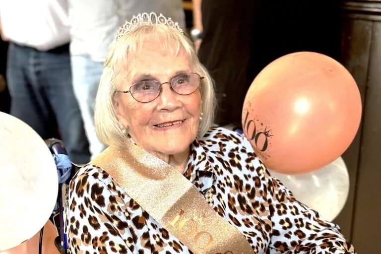 Tiene 100 años, parece de 60 y cuenta el secreto alimenticio que tomó como hábito