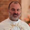 A días de ser enjuiciado por abuso sexual ultrajante, suman otra denuncia contra un sacerdote argentino