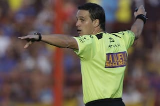 Loustau, el apellido que estuvo en aquella definición de 1976 y en la Supercopa