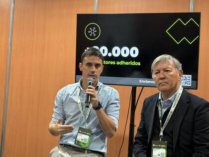 Patricio Munilla, gerente de marca de GDM junto a Alejandro Fried, director de Gensus SA