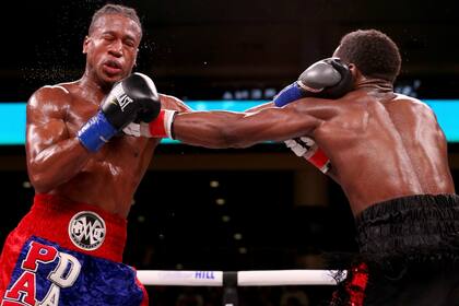 Patrick day recibe un golpe de izquierda de su rival en la pelea fatal