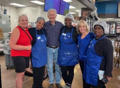 Patrick Duffy y Linda Purl donan el 100% de las ganancias de Duffy's Dough para combatir la crisis alimentaria en Estados Unidos (Instagram/@duffysdough)