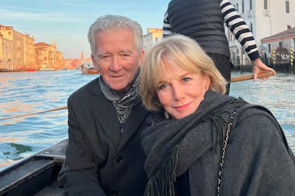 Patrick junto a su novia Linda, un amor que lo tomó por sorpresa