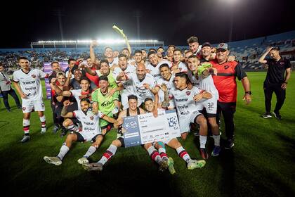 Patronato festeja la clasificación a la final tras vencer, por penales, a Boca