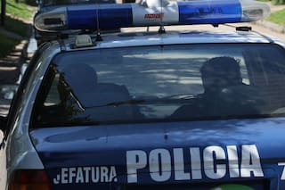 Ingresó a la casa de su expareja policía, le quitó el arma y mató a balazos a su padrastro