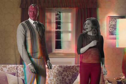 Paul Bettany y Elizabeth Olsen en Wandavision