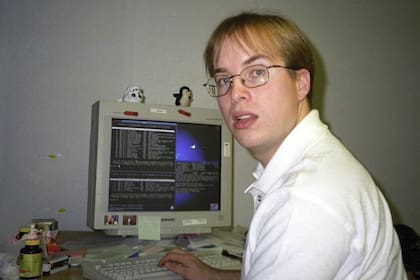 Paul Buchheit en 1999, cinco años antes del debut de su creación, Gmail; este ingeniero fue el 23er empleado de la compañía (April Buchheit via AP)
