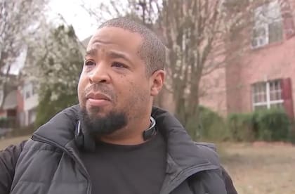 Paul Callins renovó su casa para ponerla en alquiler y varios okupas se metieron ilegalmente y le cambiaron las cerraduras