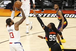 Los Clippers vencieron a Phoenix y mantienen abierta la definición en el Oeste