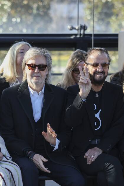 Paul McCartney y Ringo Starr en la primera fila de la presentación de la colección de Stella McCartney.