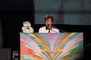 Paul McCartney necesita un piano y Alejandro Lerner está dispuesto a regalárselo