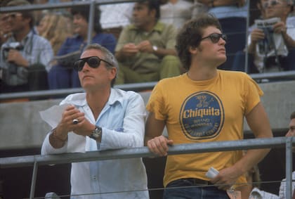 Paul Newman y su hijo Scott, fotografiados en 1972