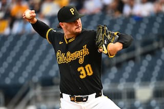 Paul Skenes lleva un juego sin hits hasta la séptima, poncha a diez y Piratas vencen 3-1 a Rockies