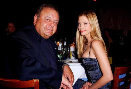 Paul Sorvino y su hija Mira durante una fiesta a beneficio de Amnesty International, en 2004.