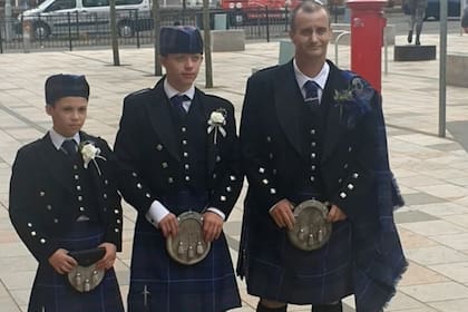 Paul Wynn junto a sus hijos, minutos antes de su casamiento