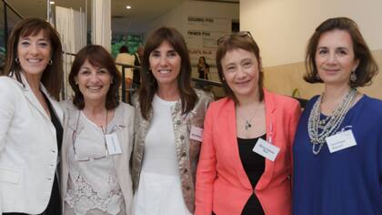 Paula Bertol, Alicia Ciciliani, Paula Montoya, Fabiana Ríos y Dominique Biquard