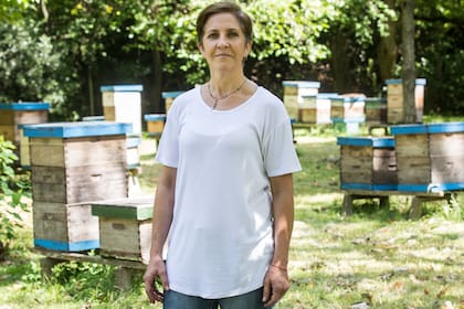 Paula Carolina González dicta los cursos de apicultura todos los sábados en SADA