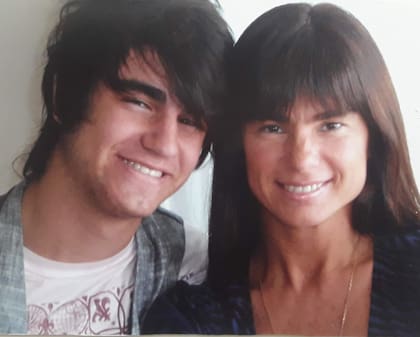 Paula Diagosti junto a su hijo Santi, que murió el 4 de julio de 2009, con apenas 17 años. "Santiago me acompaña, siempre está conmigo", dice con la emoción a flor de piel