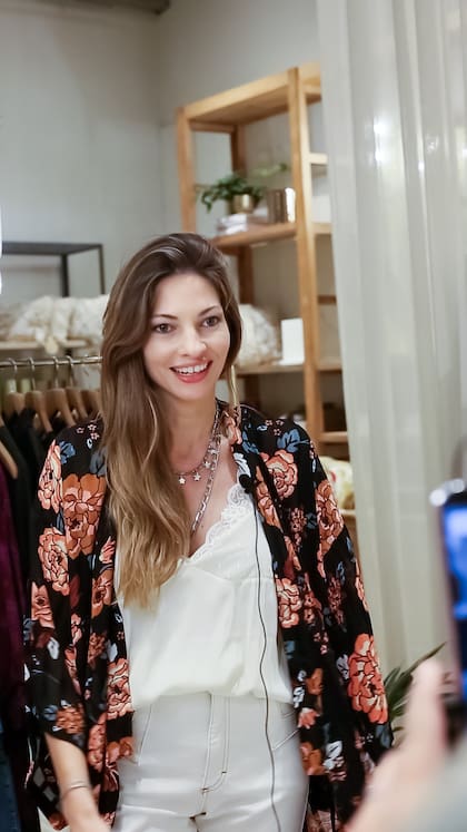 Paula Lamarque, influencer de moda, presentó la nueva colección de Rapsodia