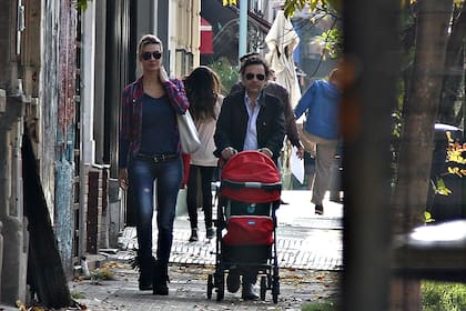 Paula Morales y Fabián Vena, por las calles de Palermo