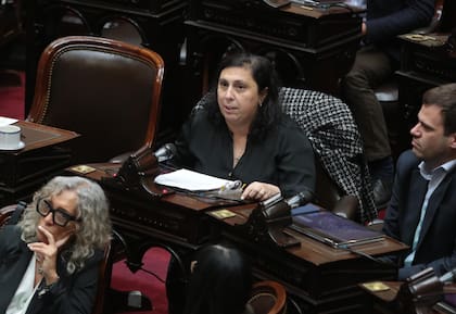 Paula Olivetto en la sesión en la Cámara de Diputados en homenaje al Papa Francisco