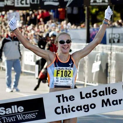 Paula Radcliffe batió el récord mundial en la maratón de Chicago de 2002 teniendo cólicos menstruales.